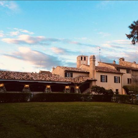 Antico Borgo Bed and Breakfast Castellaro  Exteriör bild