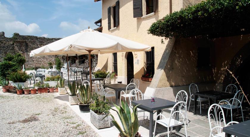 Antico Borgo Bed and Breakfast Castellaro  Exteriör bild