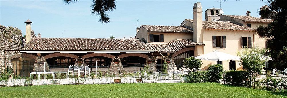 Antico Borgo Bed and Breakfast Castellaro  Exteriör bild